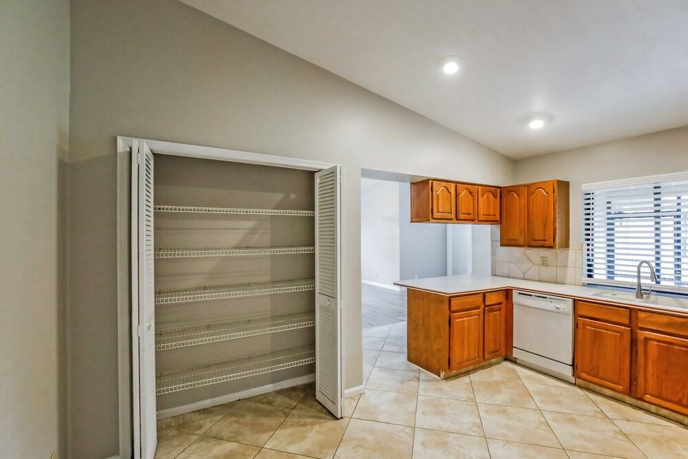 518 Azure Ave - Photo 7 of 16