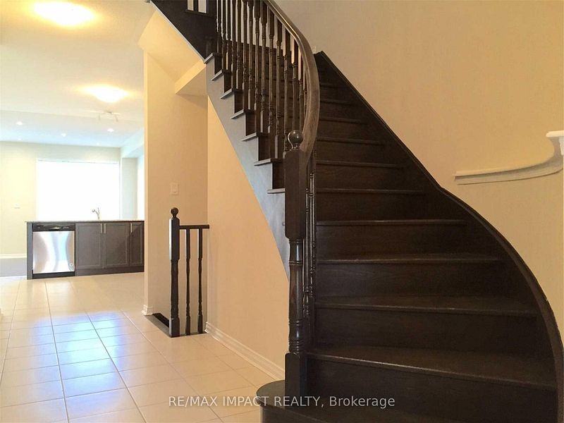 20 Rimrock Crescent - Photo 4 of 16