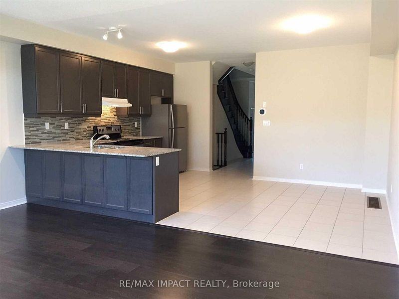20 Rimrock Crescent - Photo 3 of 16