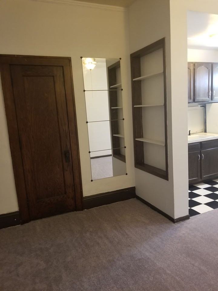Yale Place Apartments - Photo 5 of 12