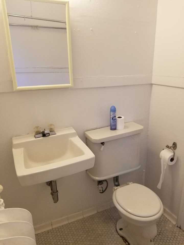 Yale Place Apartments - Photo 7 of 12