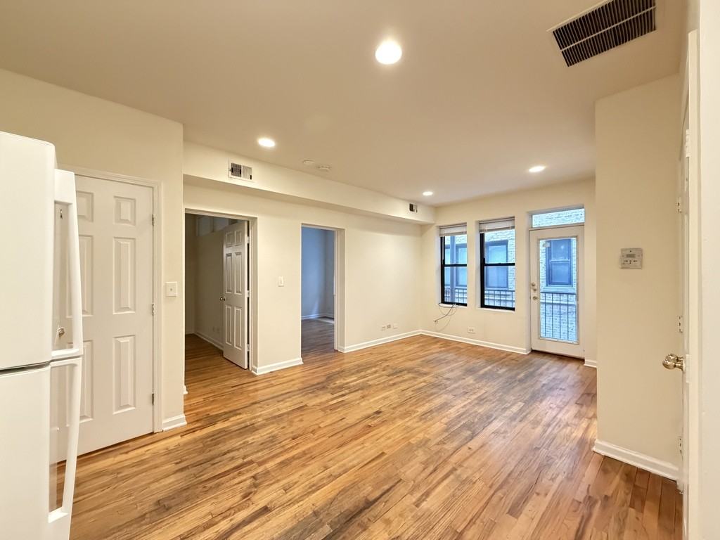 917 W Dakin St #203 - Photo 7 of 21