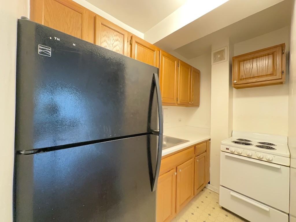 4180 N Marine Dr #312 - Photo 2 of 21