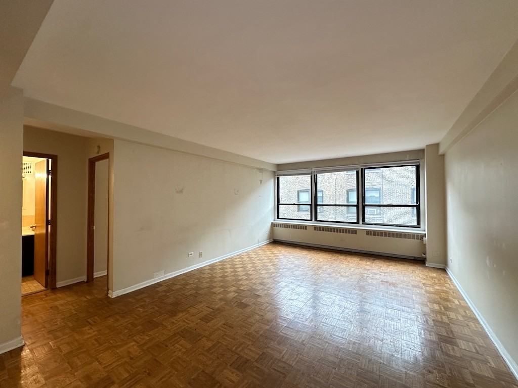 4180 N Marine Dr #312 - Photo 6 of 21