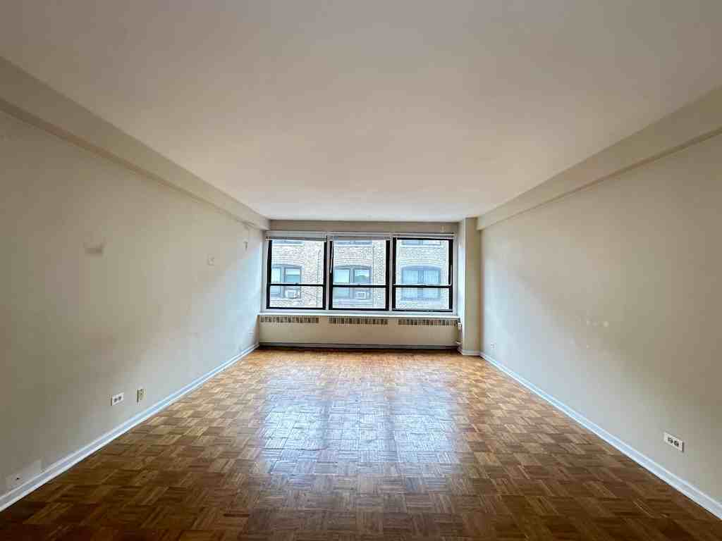 4180 N Marine Dr #312 - Photo 7 of 21