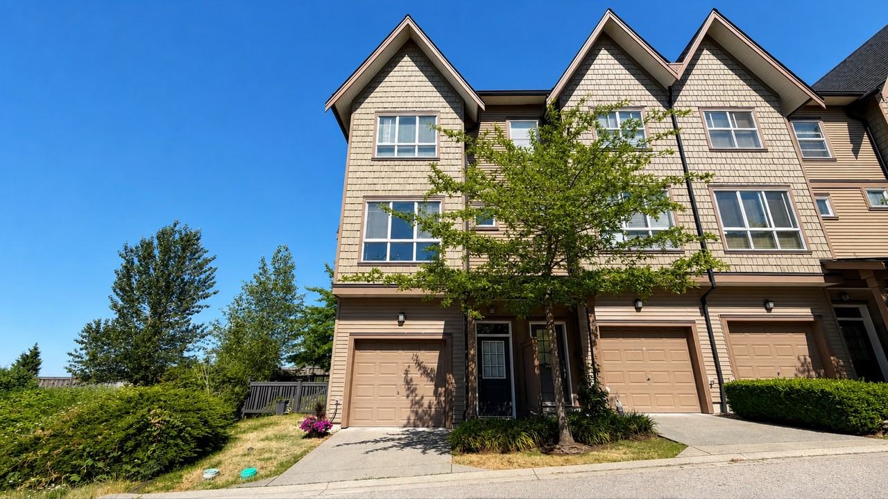 10489 Delsom Crescent #4* - Photo 2 of 31