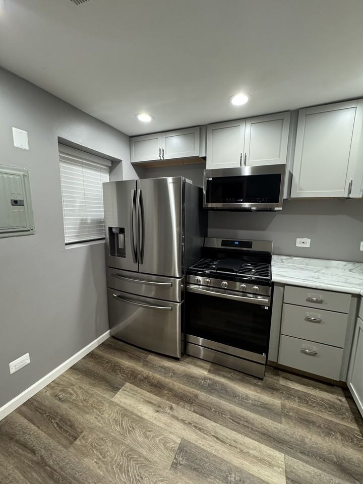 2446 W Taylor St #G - Photo 3 of 17