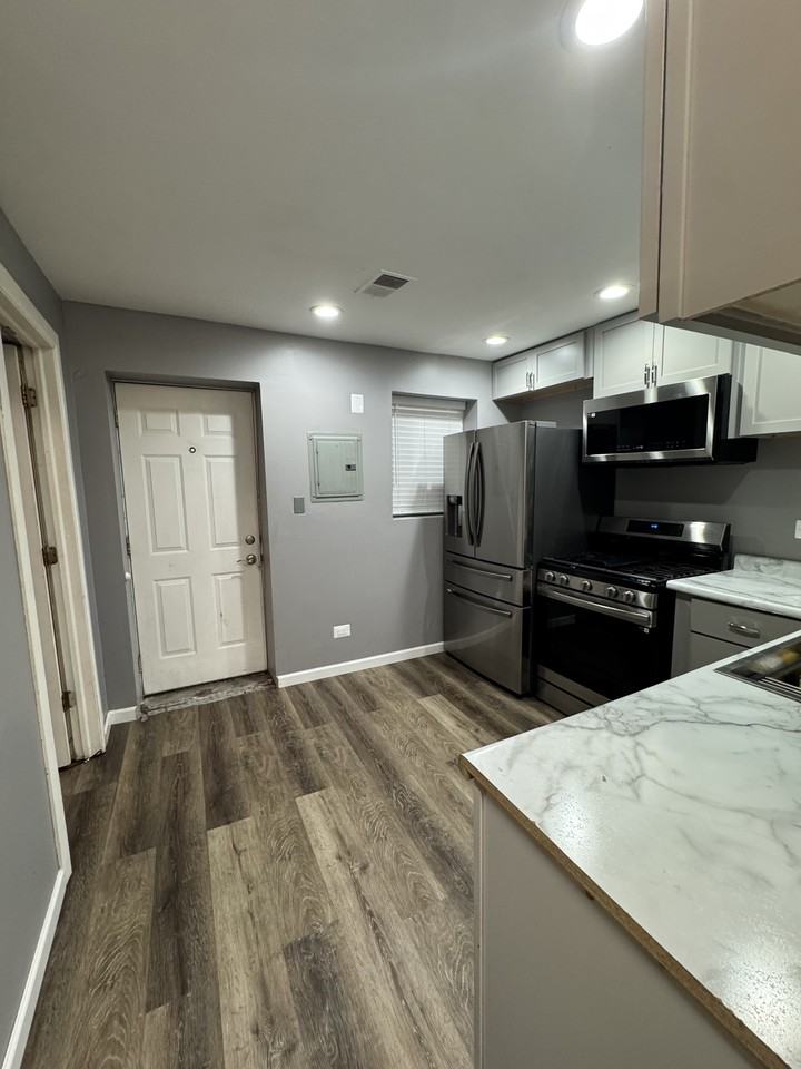 2446 W Taylor St #G - Photo 5 of 17