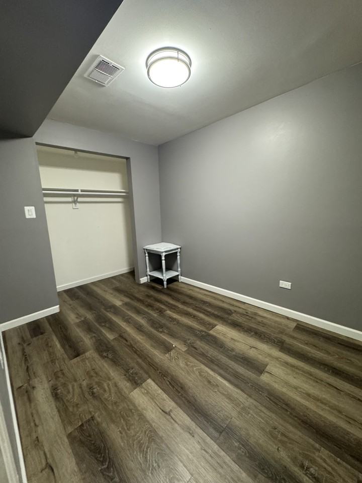 2446 W Taylor St #G - Photo 7 of 17