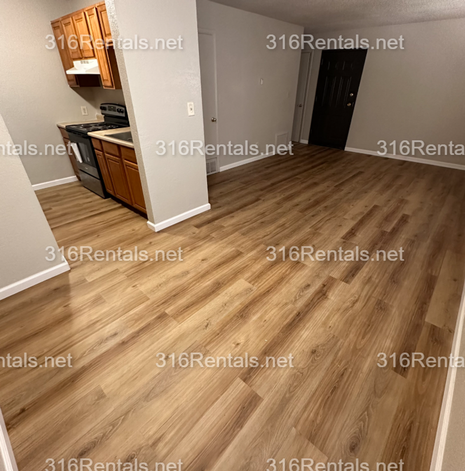 1554 E 17th St N - Photo 2 of 9
