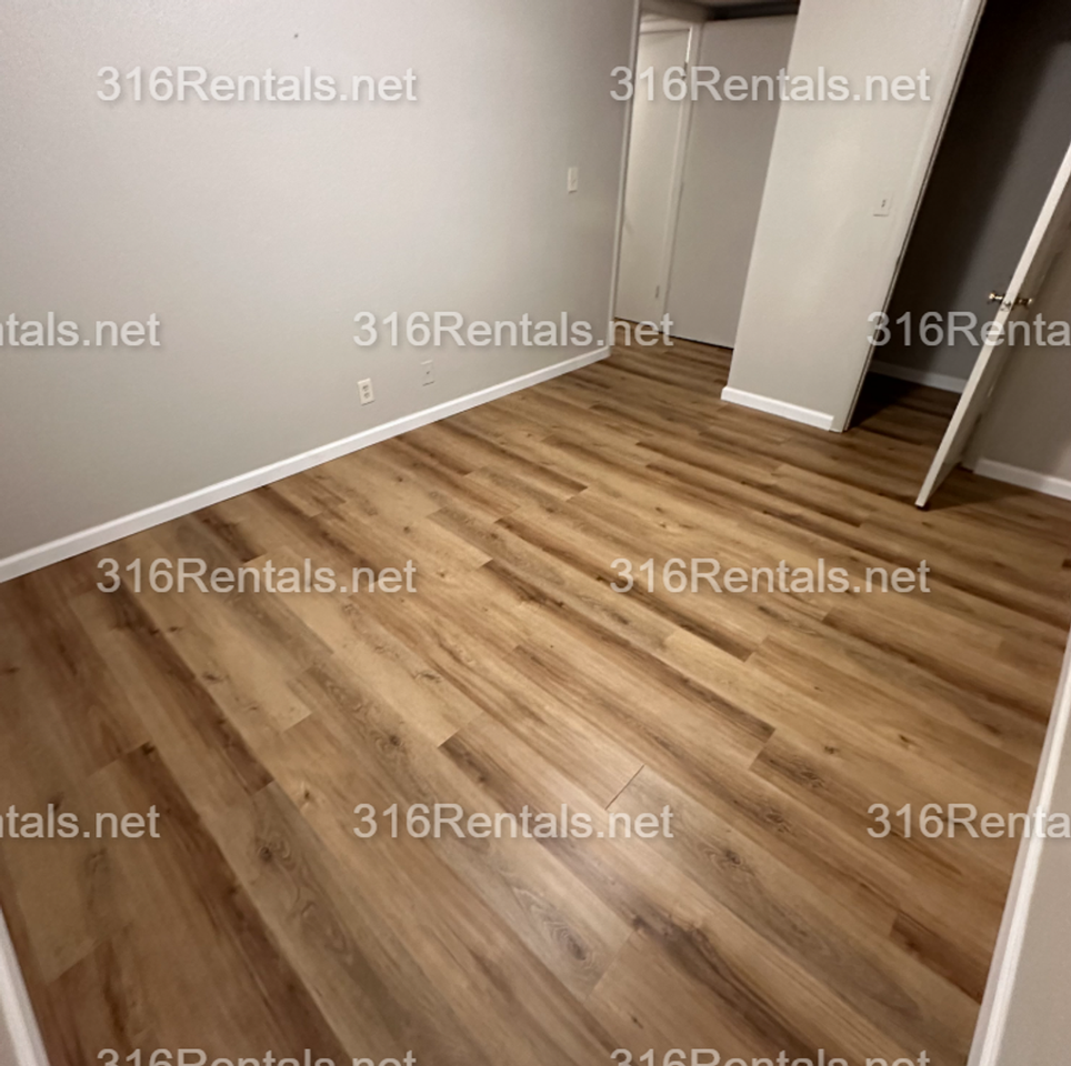 1554 E 17th St N - Photo 6 of 9