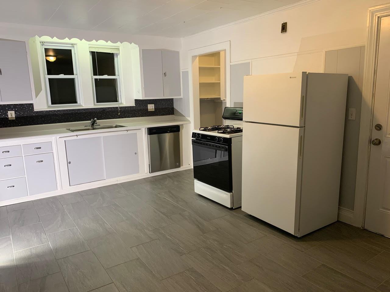 547 Broadway #1 - Photo 6 of 21