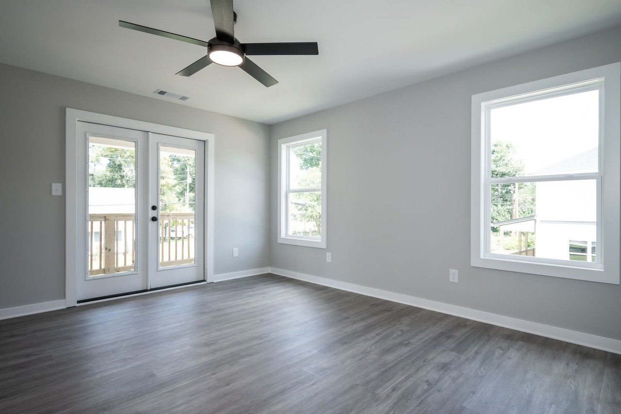 815 Whitehall Rd - Photo 2 of 15