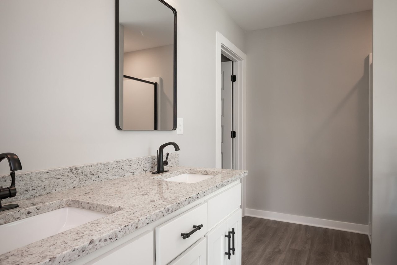 815 Whitehall Rd - Photo 4 of 15