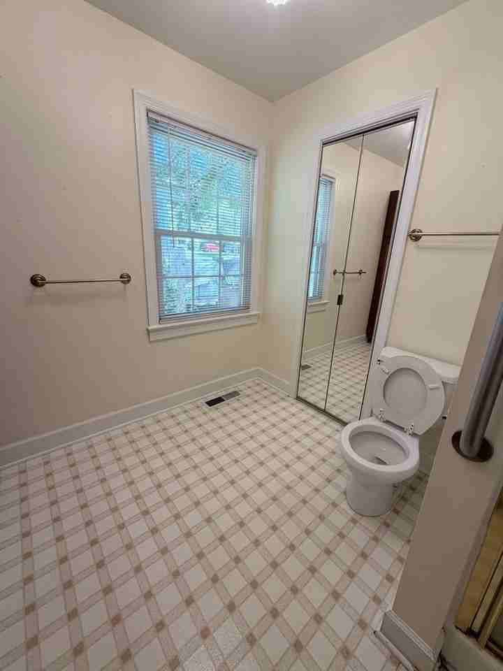 1304 Gracewood Dr - Photo 3 of 8