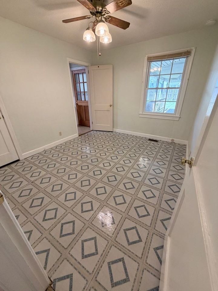 1304 Gracewood Dr - Photo 4 of 8