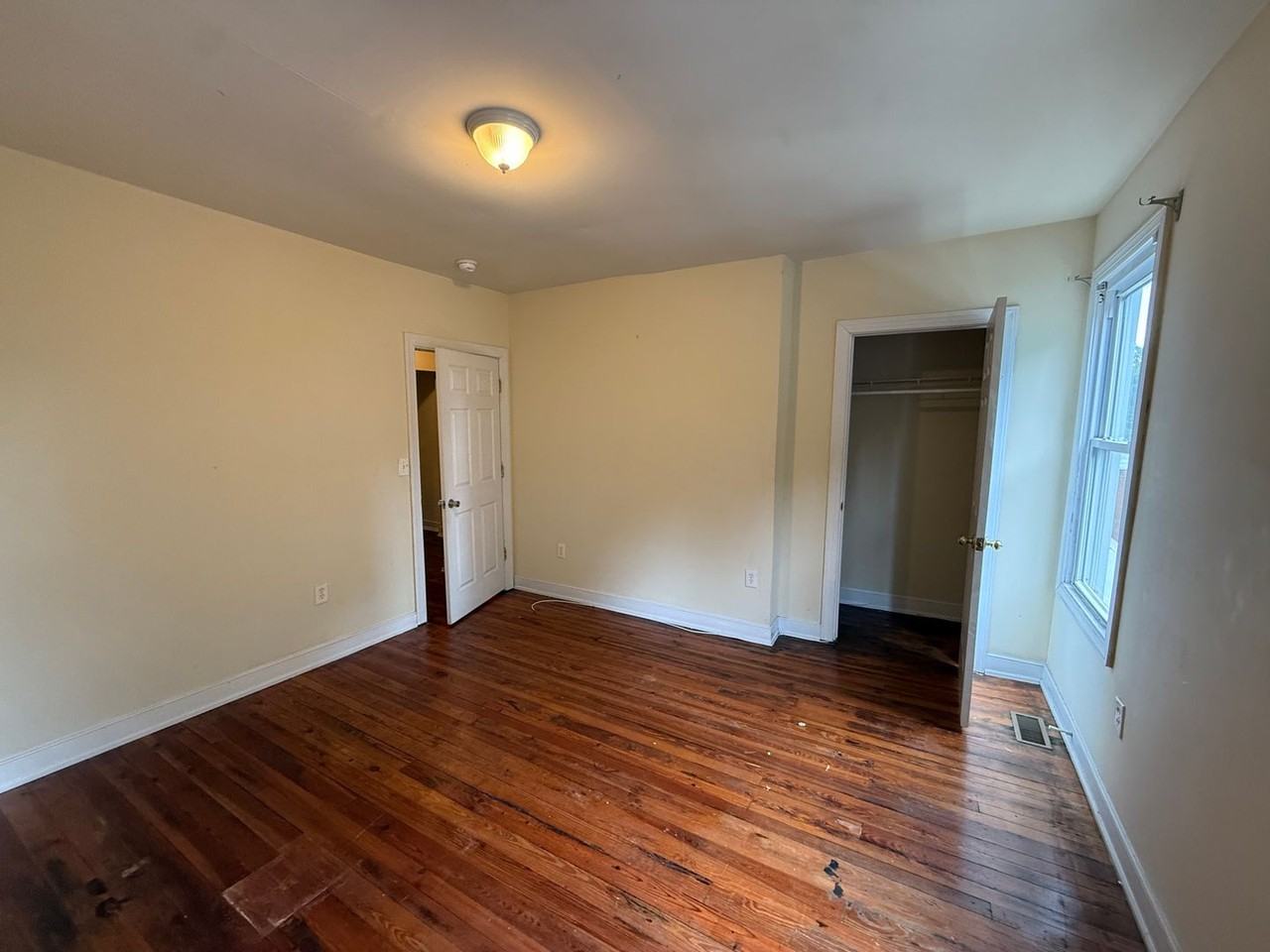 1242 Parkwood Ave - Photo 7 of 15