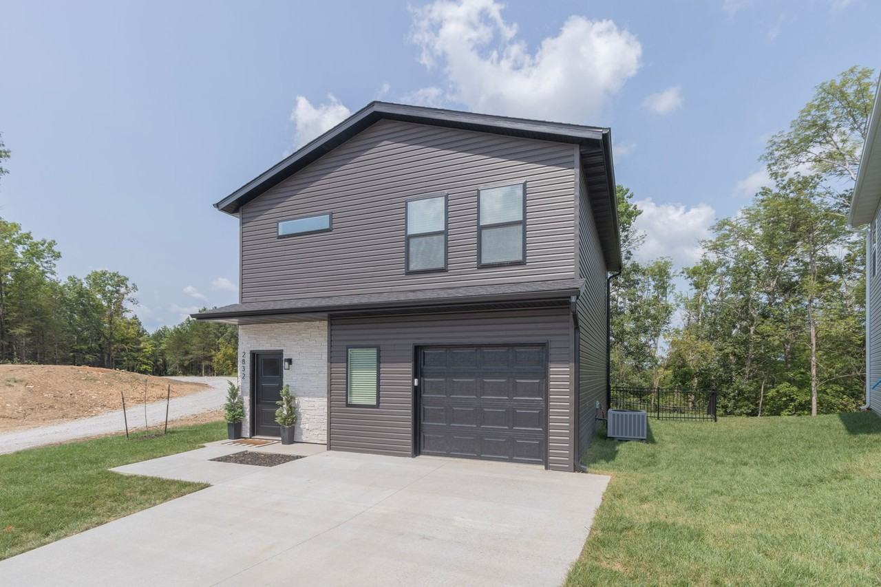 729 729 Ella Dr - Photo 3 of 50