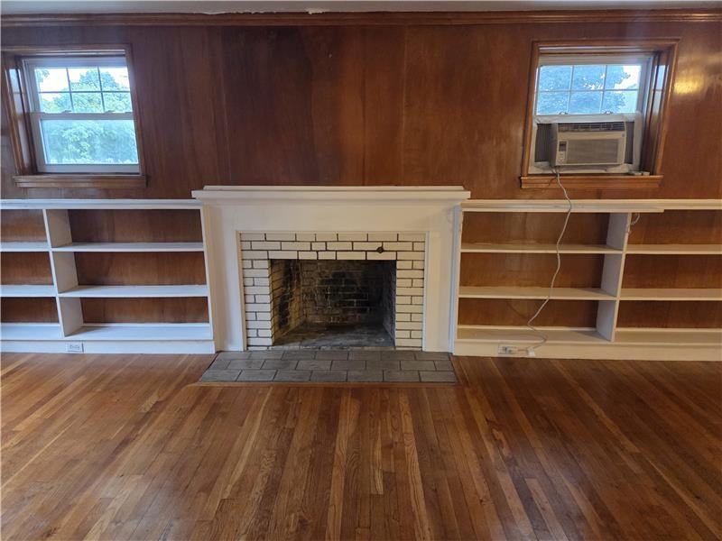 1004 Belmont St - Photo 2 of 26