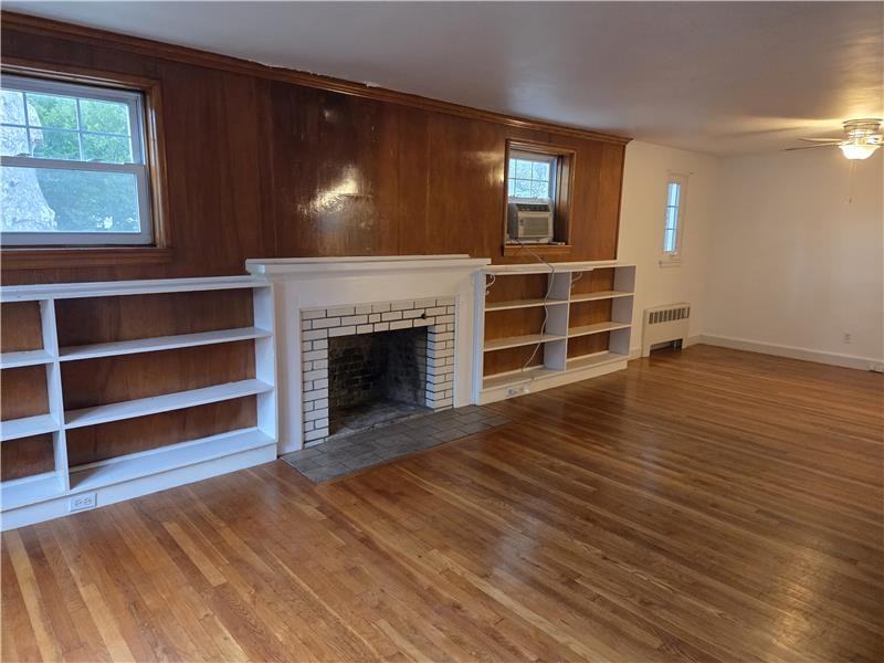 1004 Belmont St - Photo 6 of 26