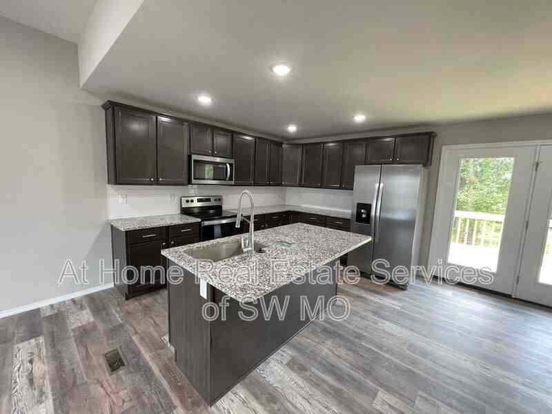 3897 W Linwood St - Photo 3 of 18