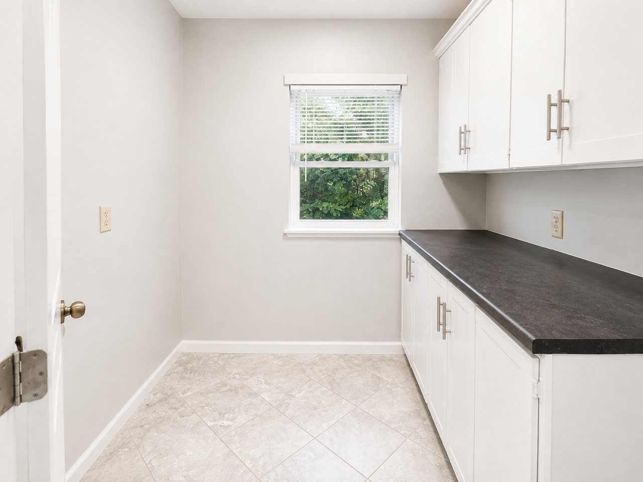 2092 Garfield Ave - Photo 3 of 15