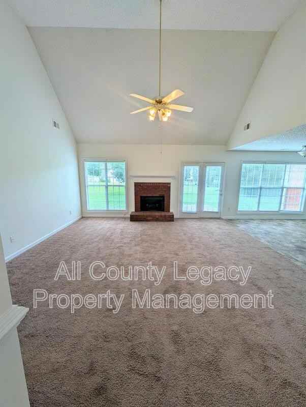 1491 Elena Dr - Photo 2 of 11