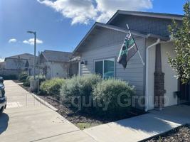 featured image of 518 S Summit St #101