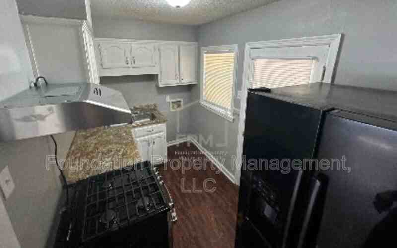 3030 Gulf Ave - Photo 3 of 17
