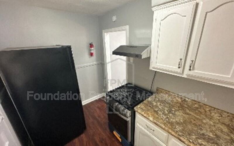 3030 Gulf Ave - Photo 5 of 17