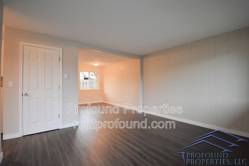 742 Se 13th Ave - Photo 2 of 15