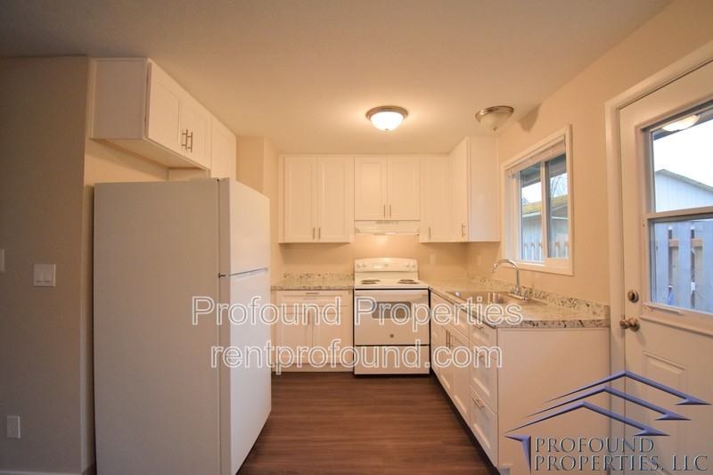 742 Se 13th Ave - Photo 4 of 15