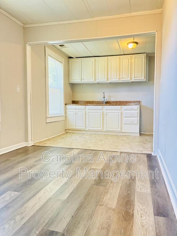 2710 Birchfield Ln - Photo 3 of 22