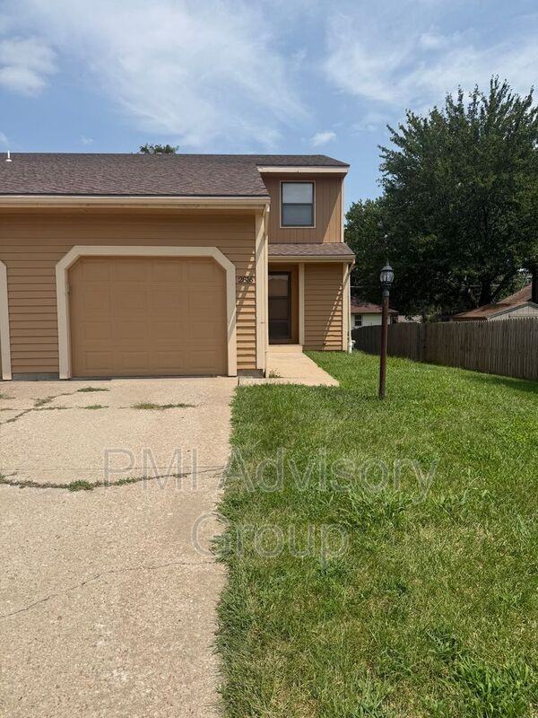2816 Sw Westport Plaza Dr