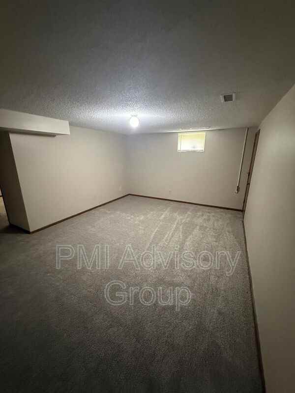 2816 Sw Westport Plaza Dr - Photo 5 of 11