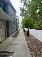featured image of 826 E Sunnyside Rd #4