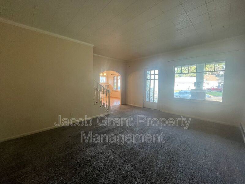1298 Idaho Ave #1 - Photo 3 of 12