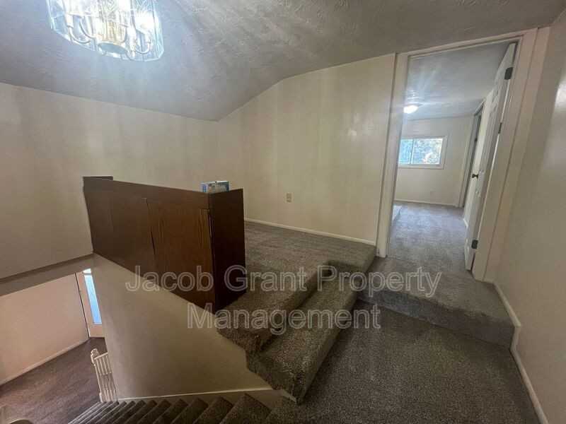 1298 Idaho Ave #1 - Photo 4 of 12