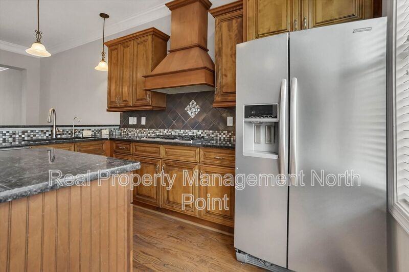 3026 Eltham Pl - Photo 7 of 41