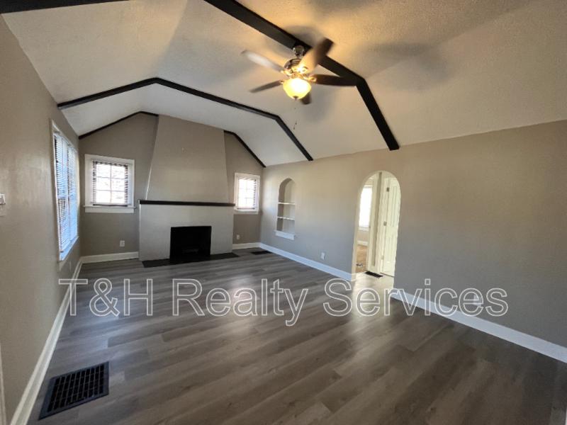 4901 Young Ave - Photo 6 of 29