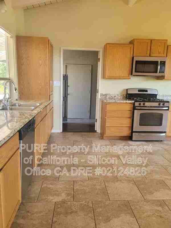 21224 Saratoga Hills Rd - Photo 3 of 23