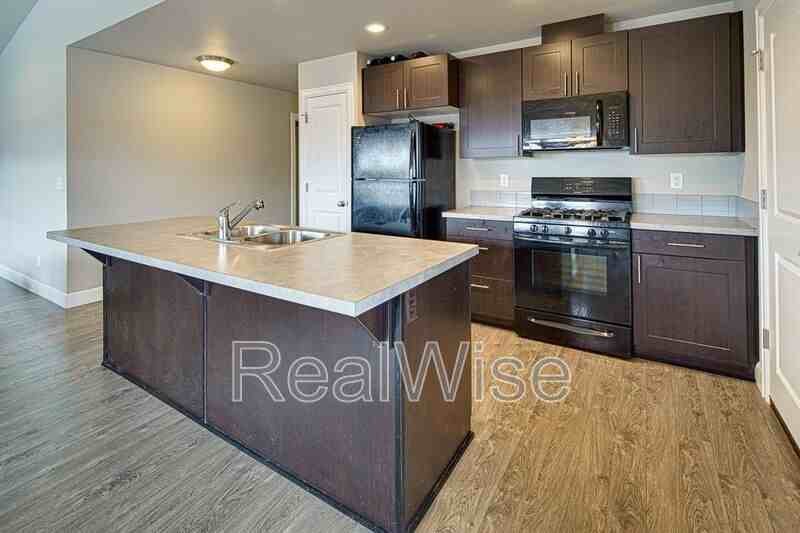 474 Ne Oak Ave - Photo 3 of 16