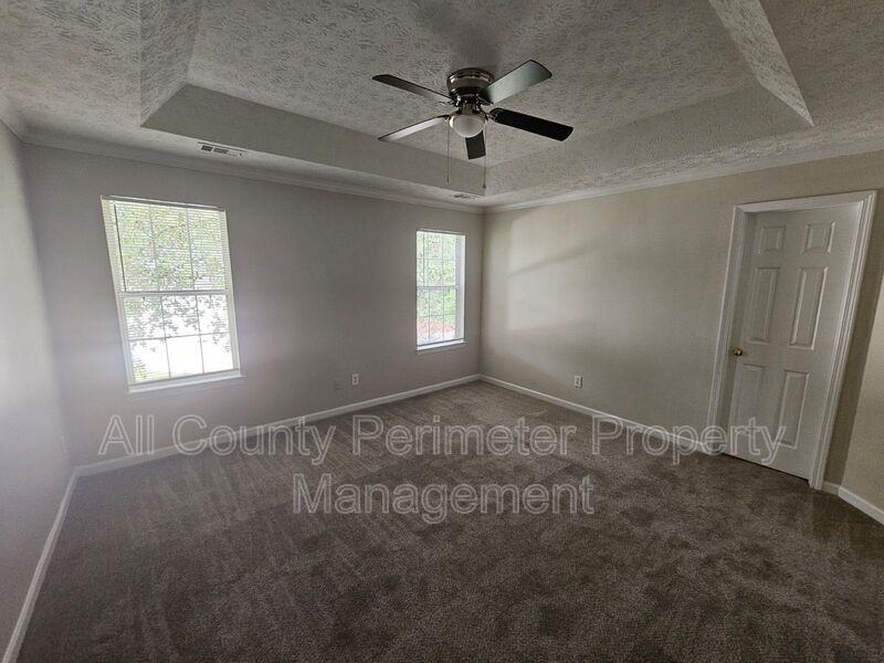 4493 Bridle Ridge Way - Photo 5 of 12