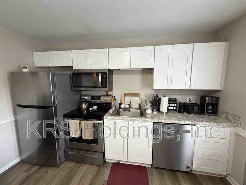 60 Sycamore Ave - Photo 3 of 10