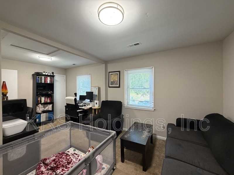 60 Sycamore Ave - Photo 6 of 10