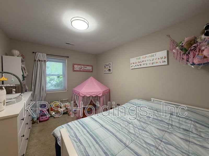 60 Sycamore Ave - Photo 7 of 10