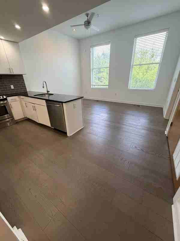 327 N 24th St