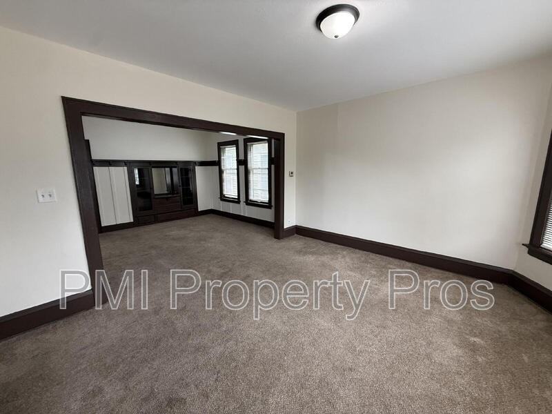 2532 N 37th St - Photo 2 of 21