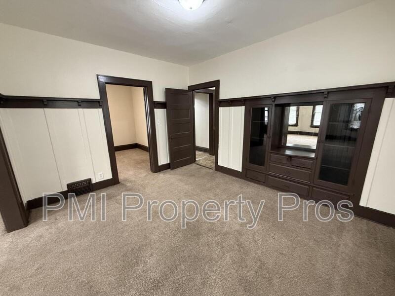 2532 N 37th St - Photo 5 of 21