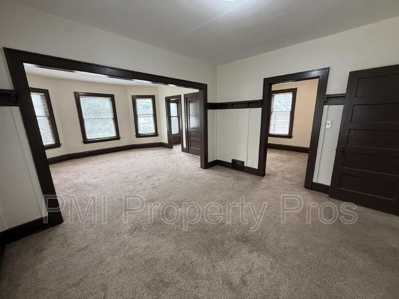 2532 N 37th St - Photo 6 of 21